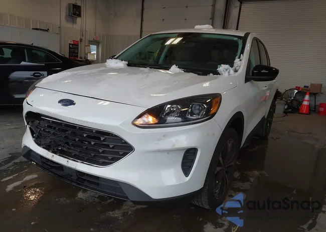 1FMCU9G61NUB61758: 43943323