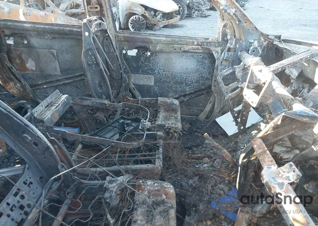 3D7UT2CL3BG630318: 43942373