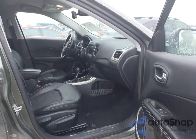 3C4NJDBB3KT711982: 43942377