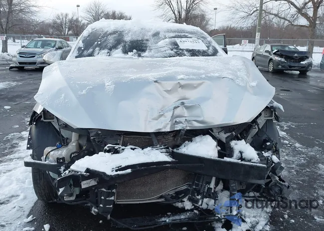 5NPD74LF2JH402305: 43942515