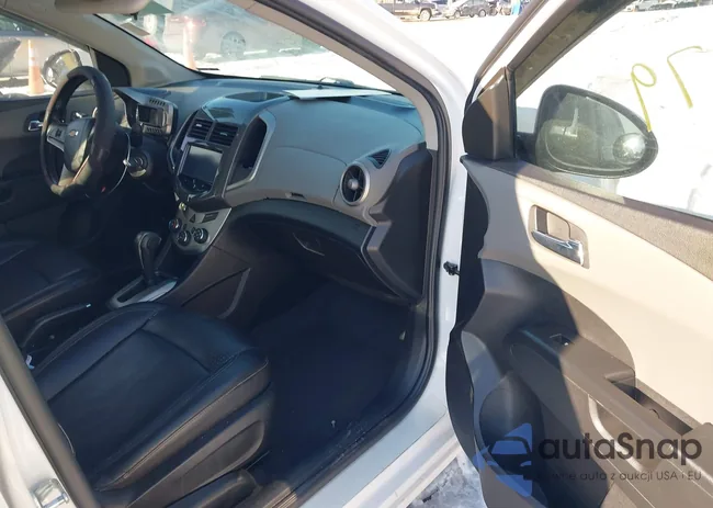 1G1JE5SB5G4143653: 43943779