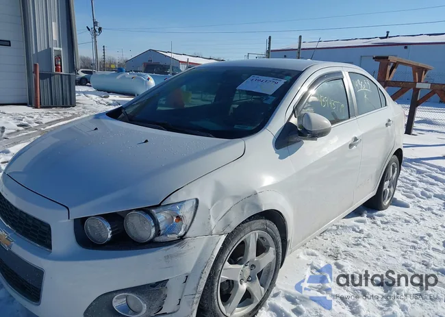 1G1JE5SB5G4143653: 43943779