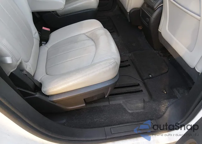 1GNKVLED9BJ204114: 43944135