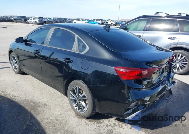 3KPF24AD1RE755496: 43944347