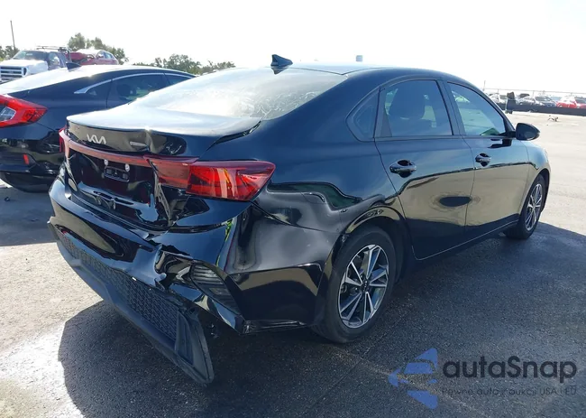 3KPF24AD1RE755496: 43944347