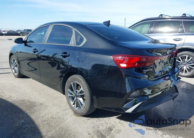 3KPF24AD1RE755496: 43944347