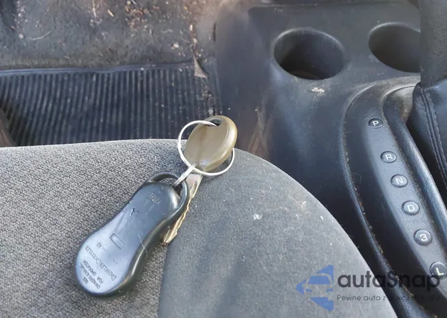 1C3EL55R85N576029: 43943661