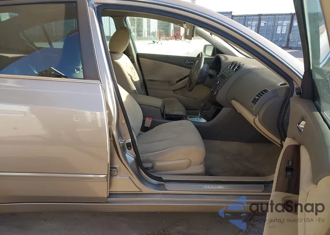 1N4AL2AP9CN567517: 43944853