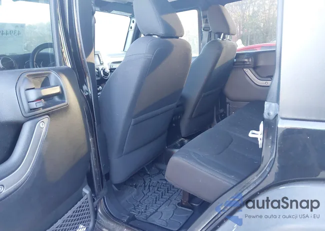 1C4BJWDG8HL627216: 43944943