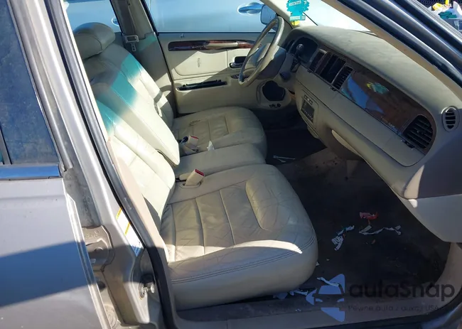 1LNHM81W0YY843794: 43944980