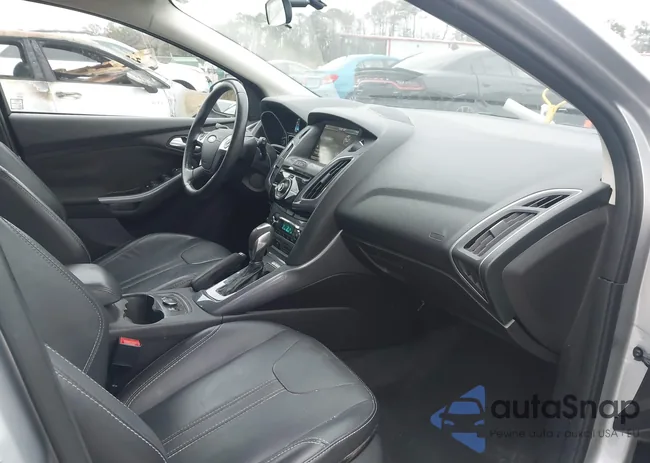 1FADP3N24EL269770: 43944997