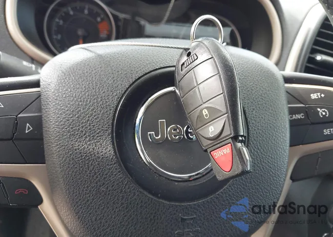 1C4PJLCB8HW527402: 43945305