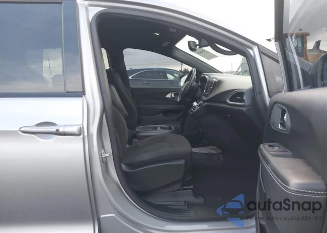 2C4RC1FG8LR150392: 43944453