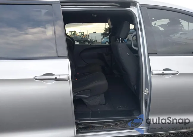 2C4RC1FG8LR150392: 43944453