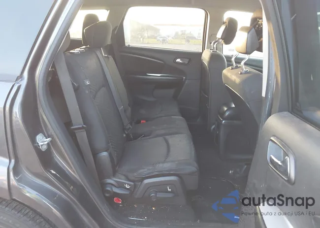 3C4PDCBG0GT137533: 43944516