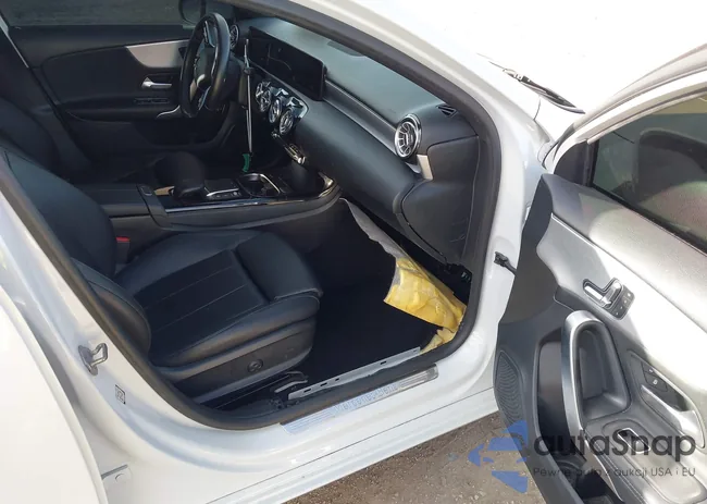 W1K3G4EB7MJ267006: 43944758