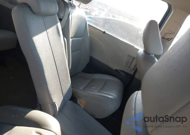 5TDYZ3DC1JS921138: 43944762