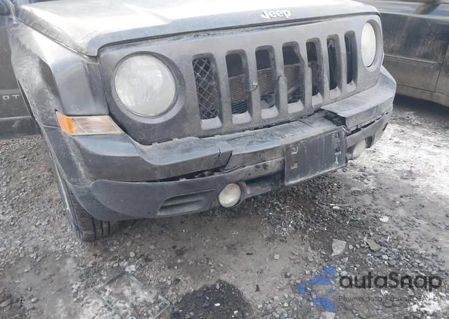 1C4NJRBB3GD692523: 43945789