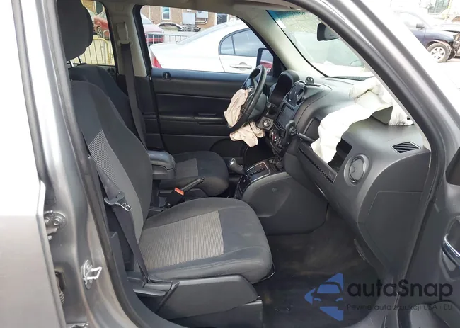 1C4NJPFA2GD659180: 43945906