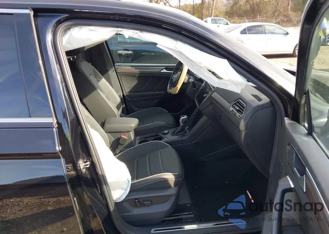 3VV4B7AX5RM115334: 43946318