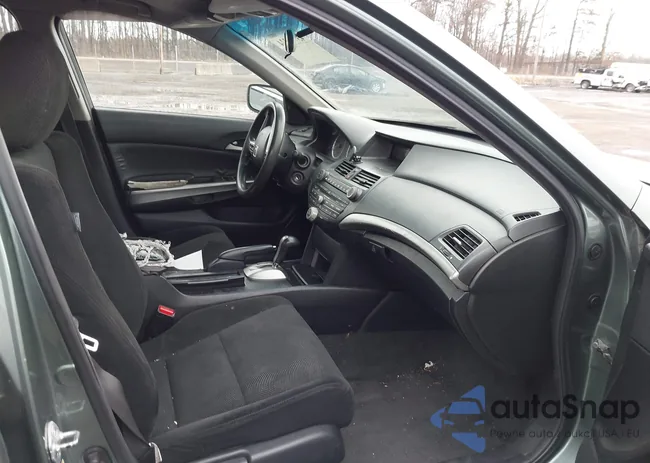 1HGCP26739A000558: 43946324