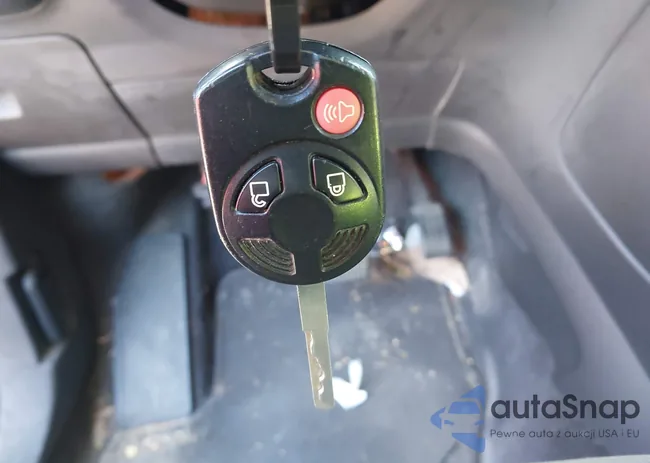 1FMCU0F7XGUA97132: 43945389