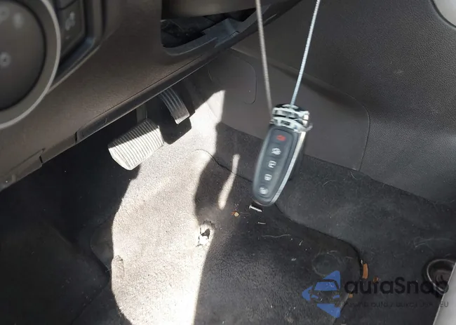 1FADP3J2XHL210524: 43945478