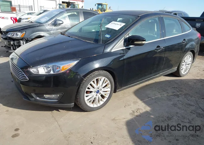 1FADP3J2XHL210524: 43945478