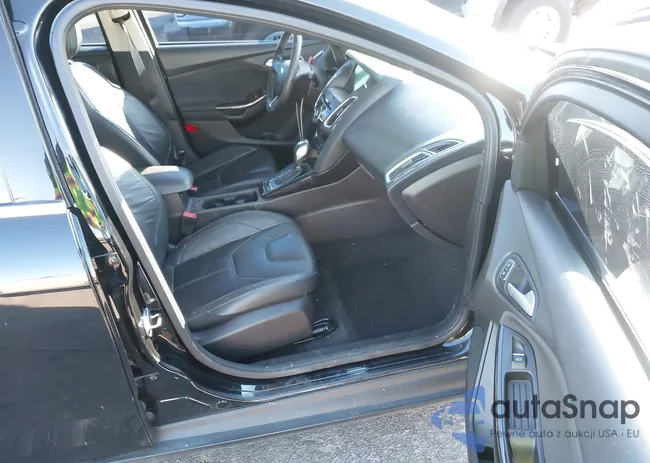 1FADP3N28GL203371: 43945481