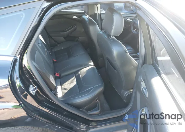 1FADP3N28GL203371: 43945481