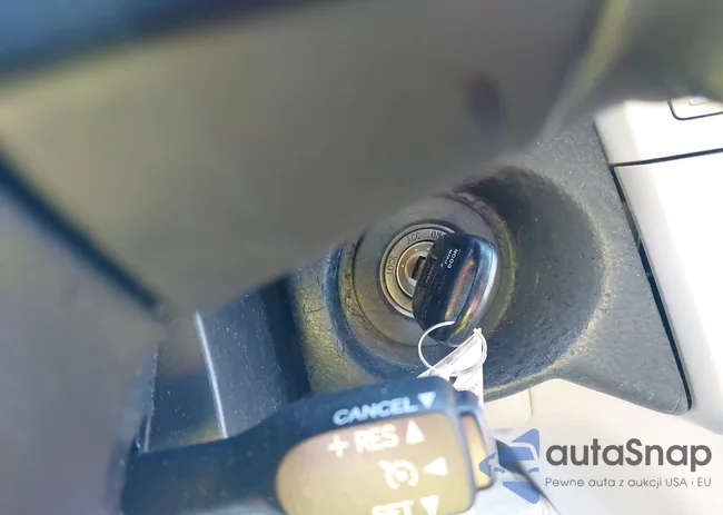 2T2GK31U87C010279: 43945498