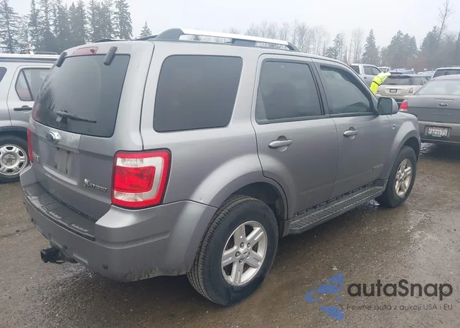 1FMCU49H48KE68729: 43945667