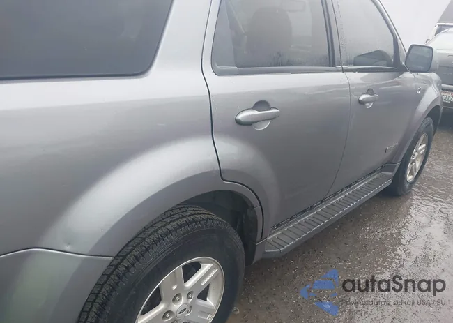 1FMCU49H48KE68729: 43945667