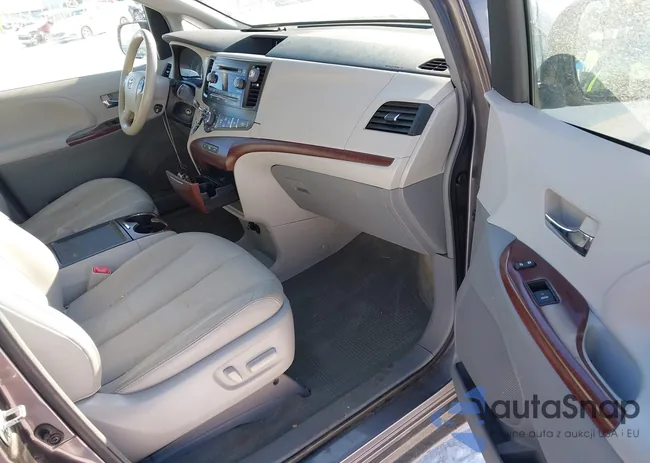 5TDYK3DC9DS399075: 43946917