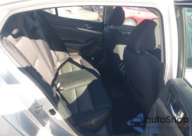 1N4AA6AP1JC402440: 43947270