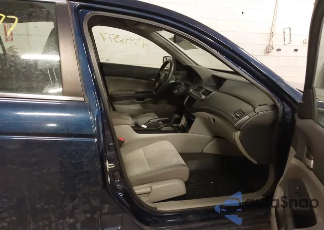 1HGCP2F34AA047289: 43946377