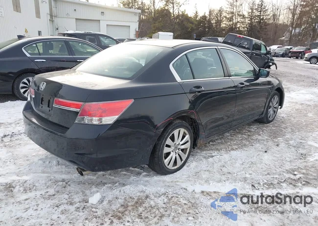 1HGCP2F7XBA022028: 43946399