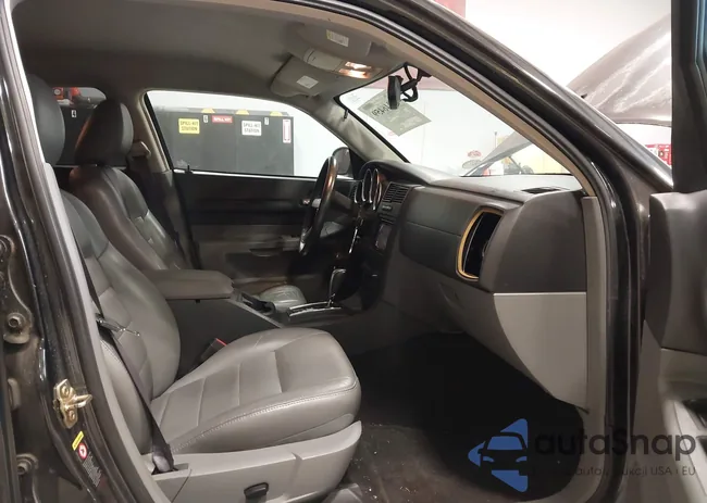 2D8FV48V25H570542: 43946459