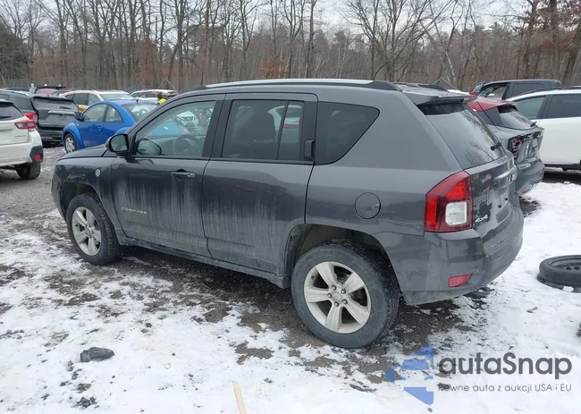 1C4NJDBB6GD511837: 43946558