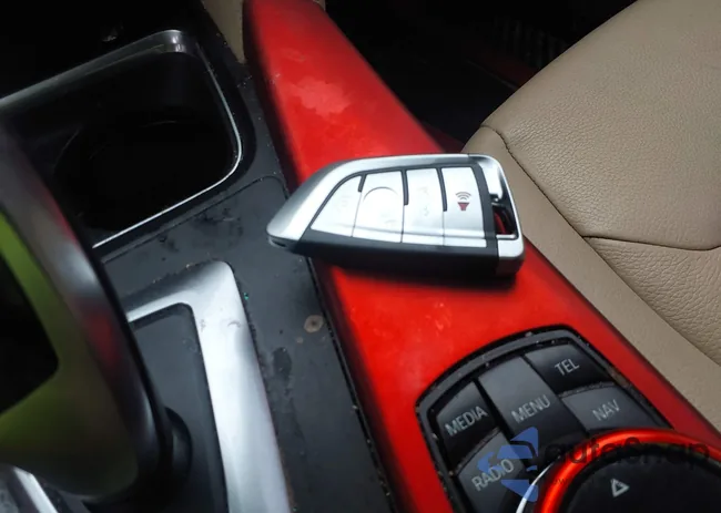 WBA3C1C52EK106685: 43946570