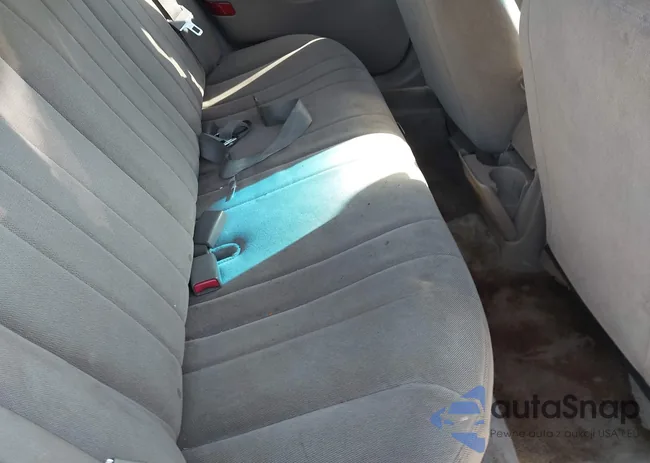 1G1ND52F65M228022: 43946574