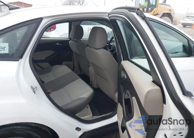 1FADP3F28EL103315: 43946611