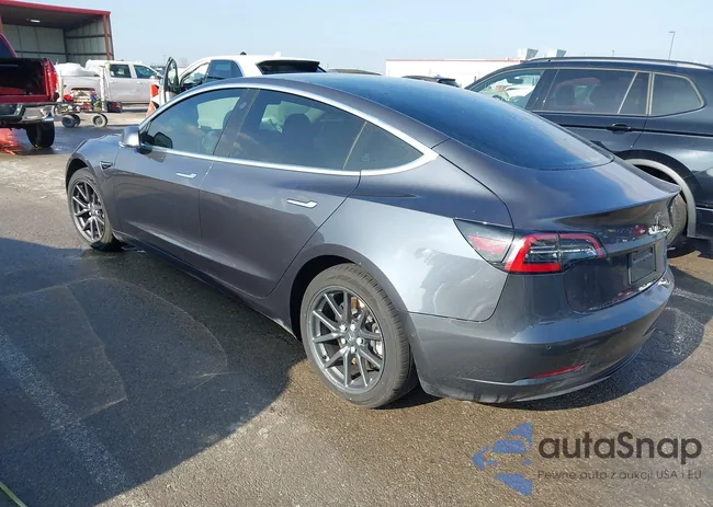 5YJ3E1EB2LF774853: 43947852