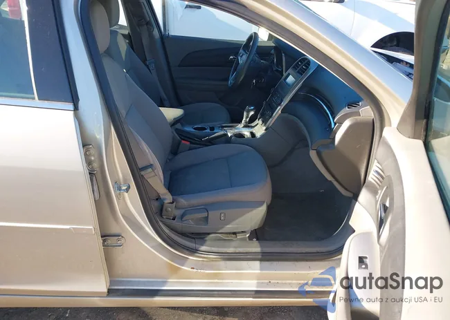 1G11B5SL9FF107548: 43947854