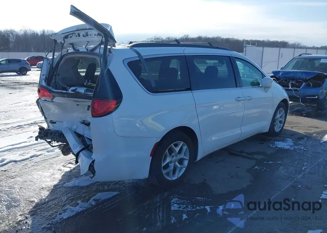 2C4RC1FG7JR101729: 43948026