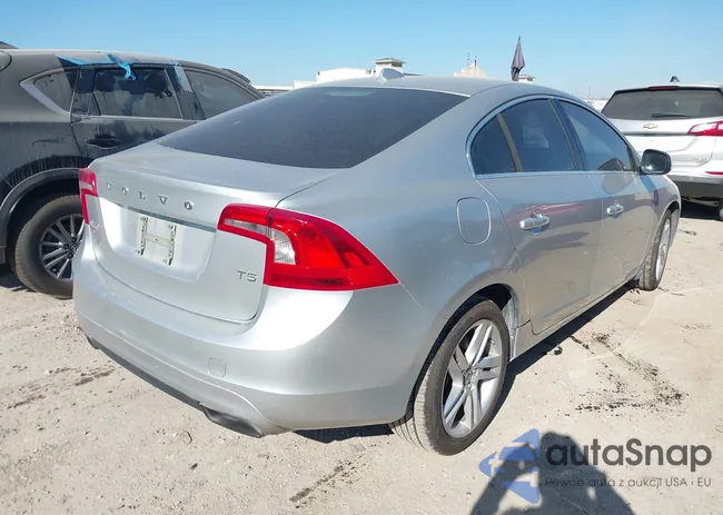 YV1612FS6E2295817: 43948029