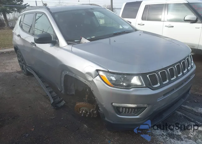 3C4NJCAB1JT181425: 43947598