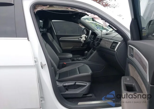 1V2HE2CA0PC206527: 43948759