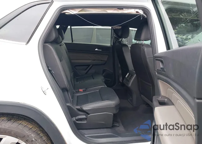 1V2HE2CA0PC206527: 43948759