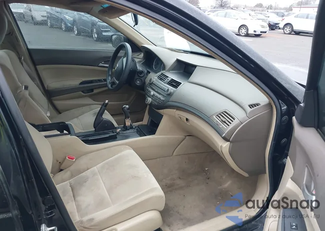 1HGCP25379A126310: 43948962